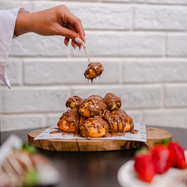 dot-sugar - Profiterole