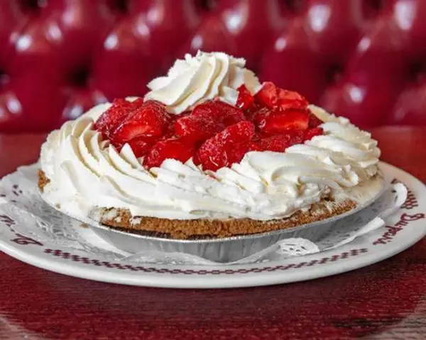 du-pars-restaurant - Strawberry Cream Pie