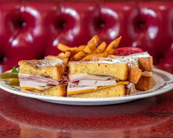 du-pars-restaurant - Monte Cristo Sandwich