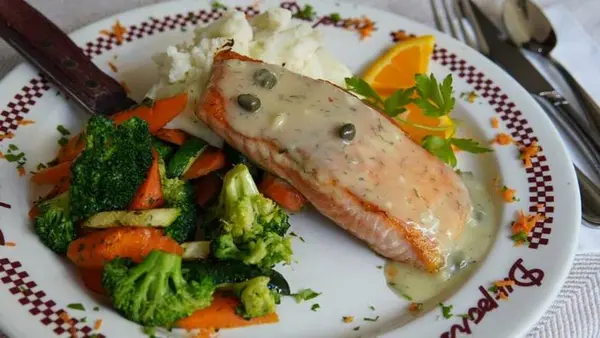 du-pars-restaurant - Fresh Salmon