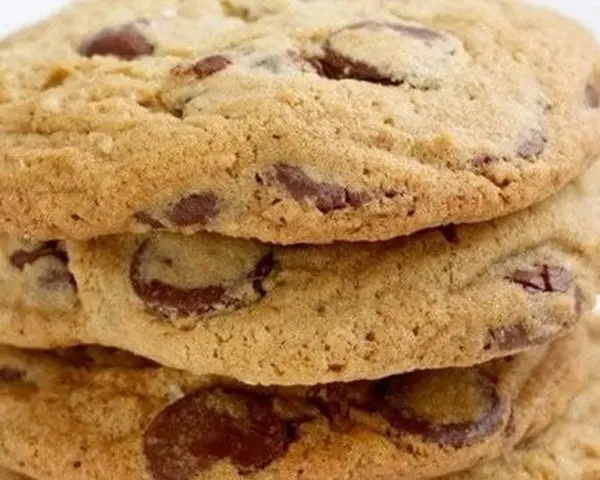 east-side-delicatessen - Homemade Chocolate Chip Cookies