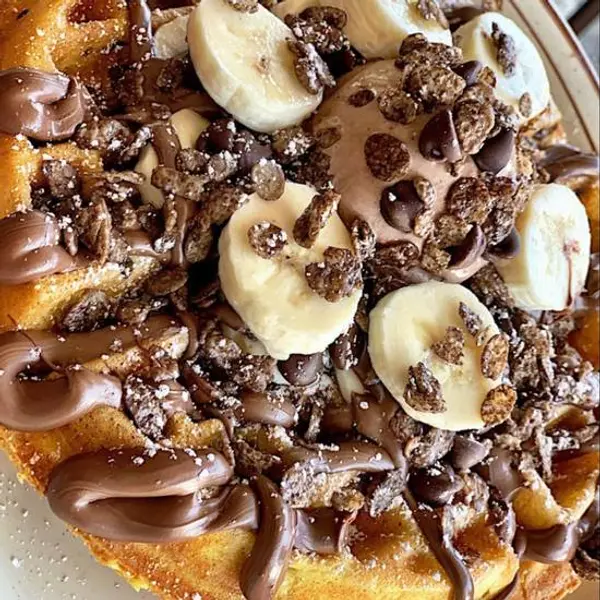 eatn-park - Cocoa Pebbles Waffle With Nutella & Banana