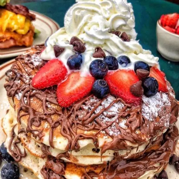 eatn-park - Nutella Pancakes & Fresh Fruit