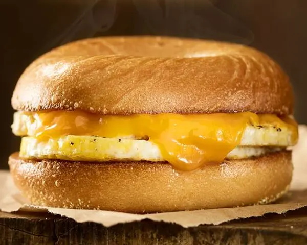 einstein-bros-bagels - Cheddar Cheese Egg Sandwich