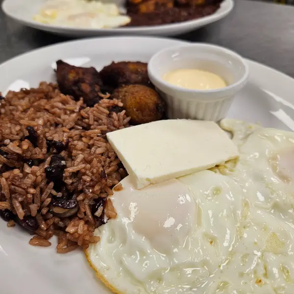 el-buen-paladar - Nica Breakfast