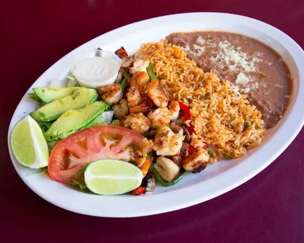 estrella-taqueria - Garlic Prawns Dinner Plate