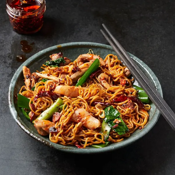 eva-fresh - Chicken Schezwan Noodles