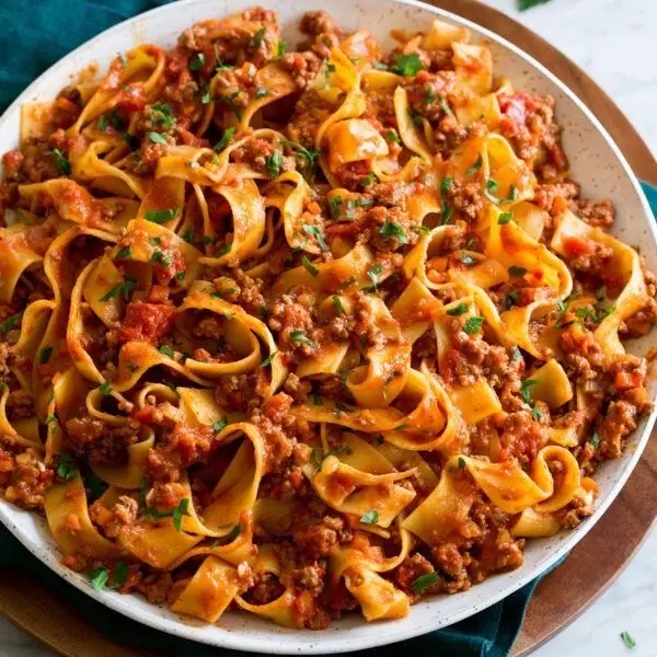 expatriate-inn-sl-limited - FETTUCCINE RAGU