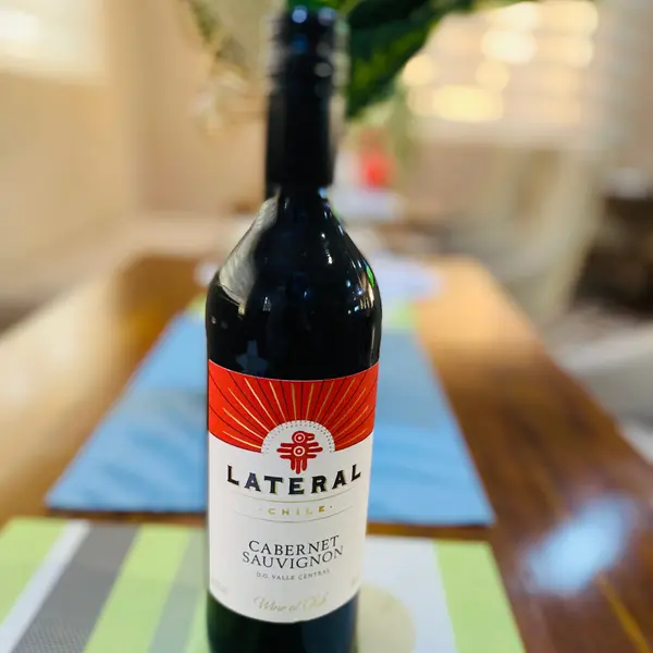 expatriate-inn-sl-limited - Lateral - Bottle