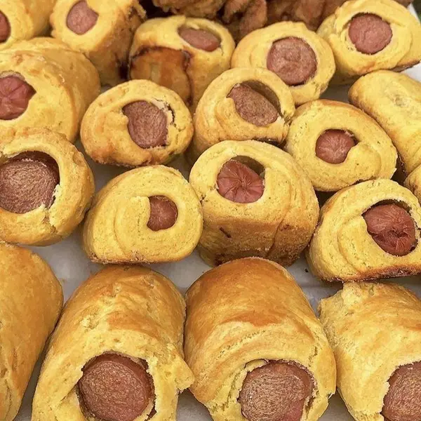 expatriate-inn-sl-limited - SAUSAGE ROLL