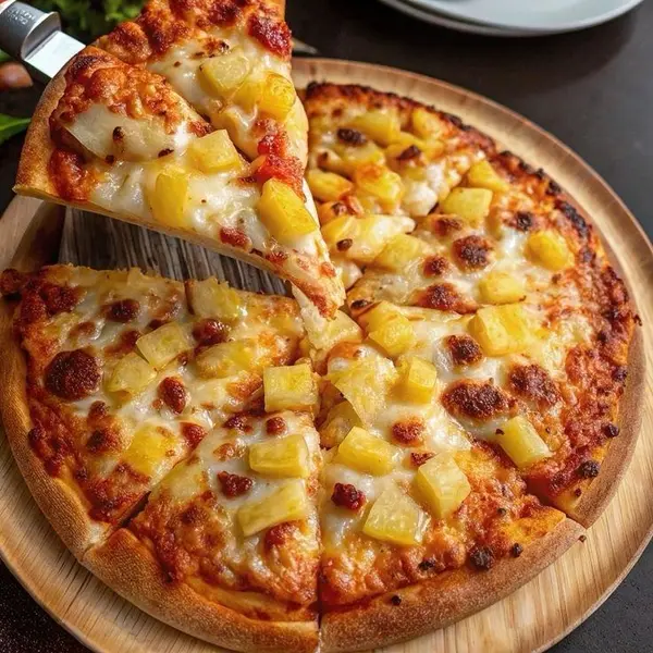 expatriate-inn-sl-limited - HAWAIIAN PIZZA