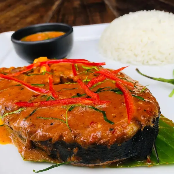 fishermans-restaurant-and-bar - King Mackerel Steak - Deep Fried Thai Style with Spicy curry on top