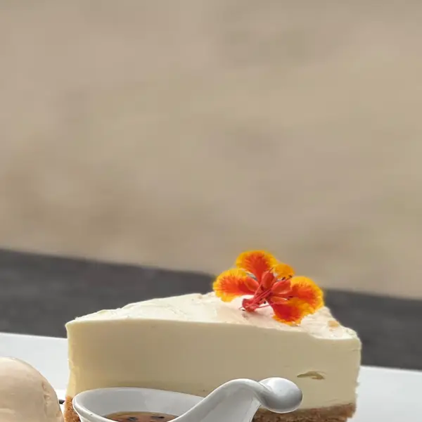 fishermans-restaurant-and-bar - White Chocolate Cheesecake