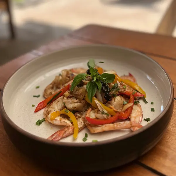 fishermans-restaurant-and-bar - King Prawns Garlic and Black Pepper