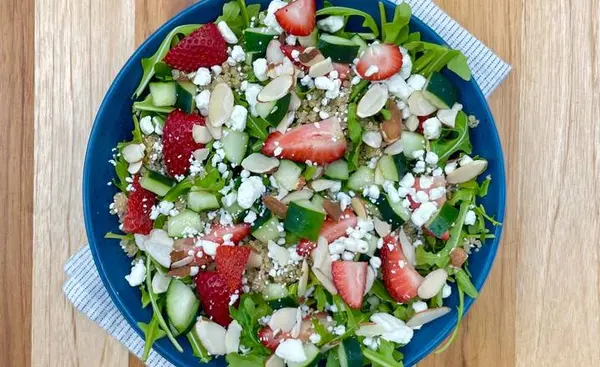 foode-cafe - Strawberry Quinoa Power Salad (Vegetarian) + Beverage & Chips