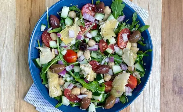 foode-cafe - Mediterranean Quinoa Power Salad (Vegan) + Beverage & Chips