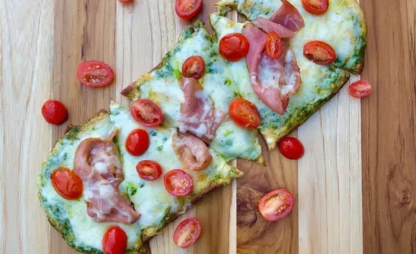 foode-cafe - Pesto Prosciutto Flatbread Pizza + Beverage & Chips