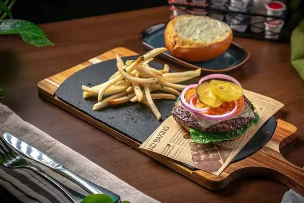 four-chairs - Classic Cheeseburger (8 oz)