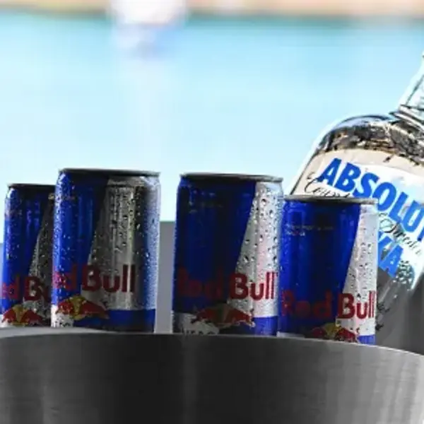 friends-prague - Redbull boat