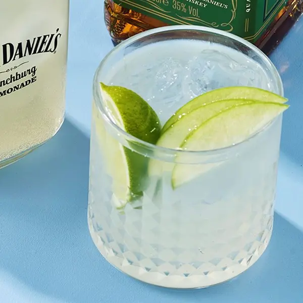 friends-prague - Jack Apple lemonade