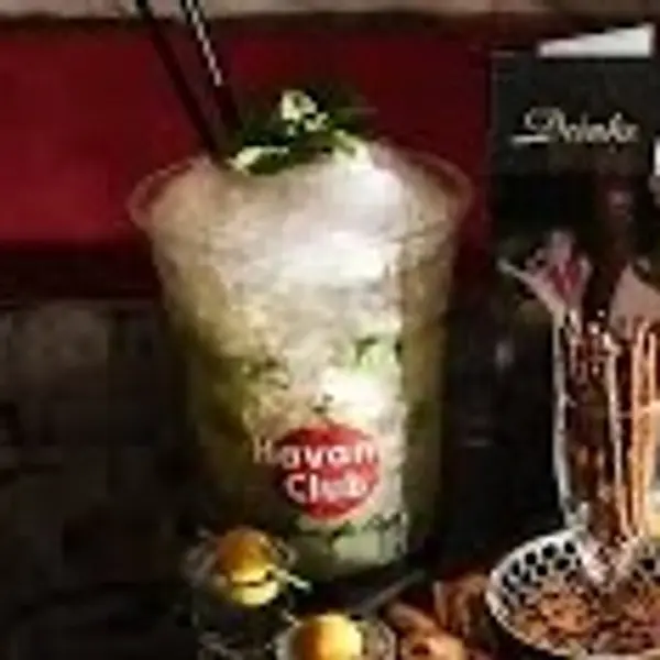 friends-prague - XXL Skinny Bitch