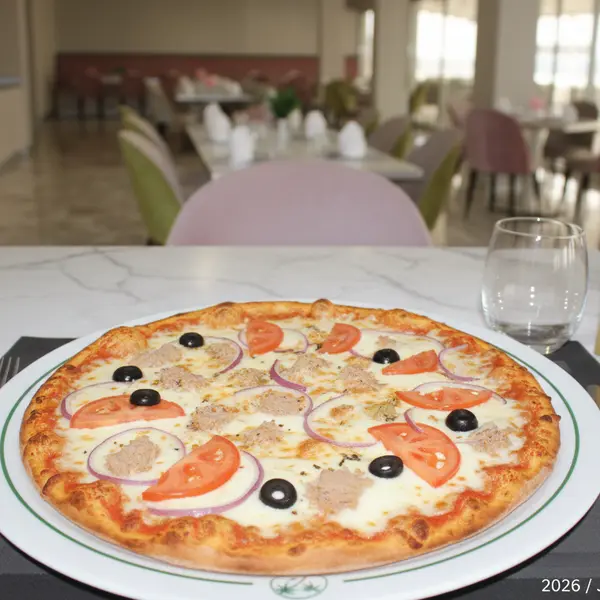 gadileh-resort-hotel-tadjurah - Pizza au thon