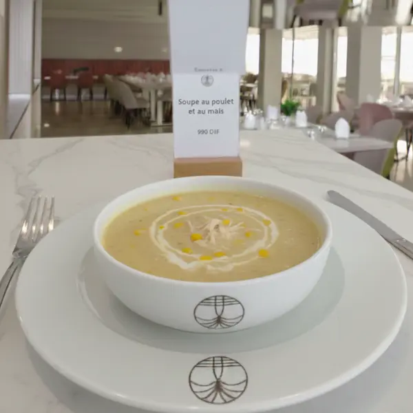 gadileh-resort-hotel-tadjurah - Soupe au poulet et au maïs