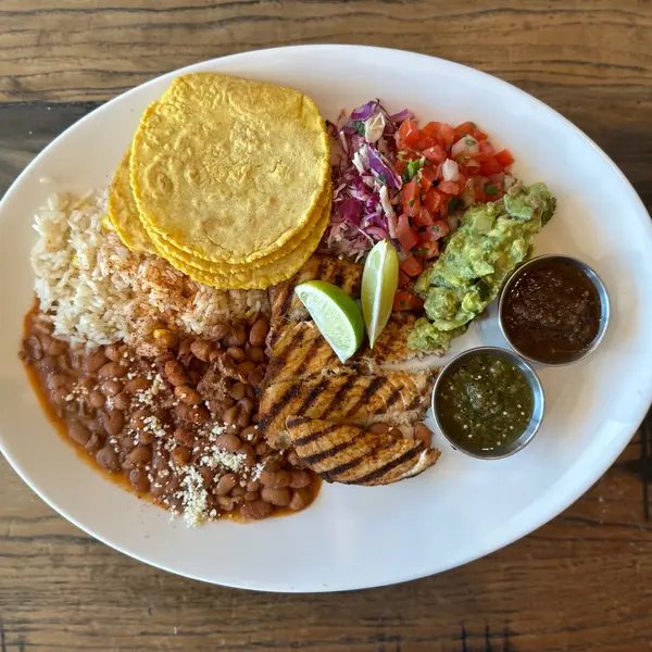 ghost-ranch-modern-southwest-cuisine - Fish Taco Platter