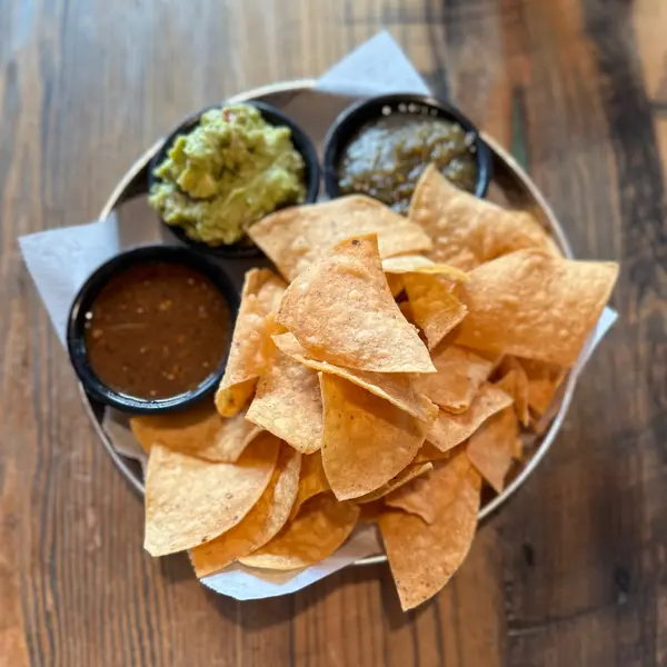 ghost-ranch-modern-southwest-cuisine - Chips, Salsas, and Guacamole
