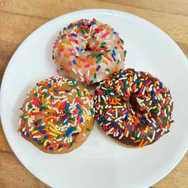 glaze-donuts-bagel-sandwiches - Sprinkle Cake