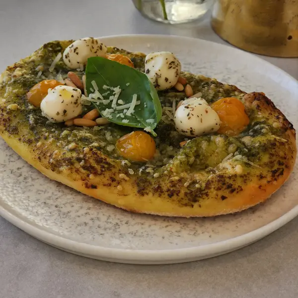 goa - PESTO PIZZA FOCCACIA / Focaccia pizza pesto