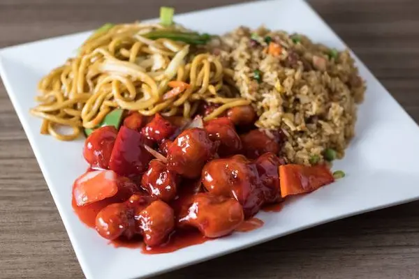 golden-dragon-chinese-restaurant - Sweet 'n Sour Chicken Combo