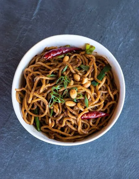 golden-dragon-chinese-restaurant - Kung Pao Noodles