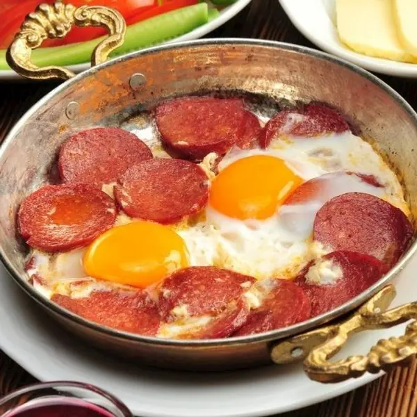 golden-teras - Sucuklu Yumurta