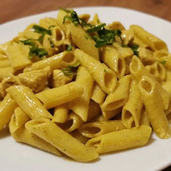 golden-teras - Köri Tavuklu Penne