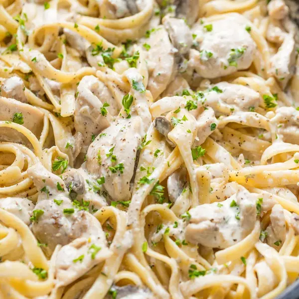 gondolier-pizza - CHICKEN ALFREDO (SERVES 8-10)