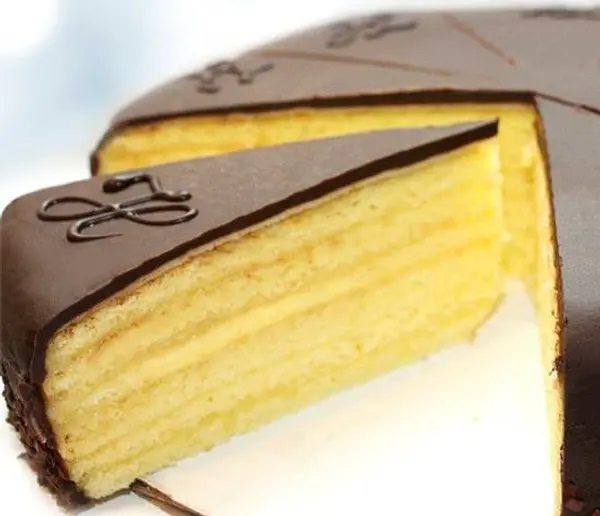 hahdough-german-bakery - Herrentorte (Gentleman's Cake) Slice