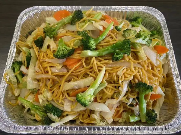 haku-sushi-teriyaki - Tray of Vegetable Yakisoba Noodles.