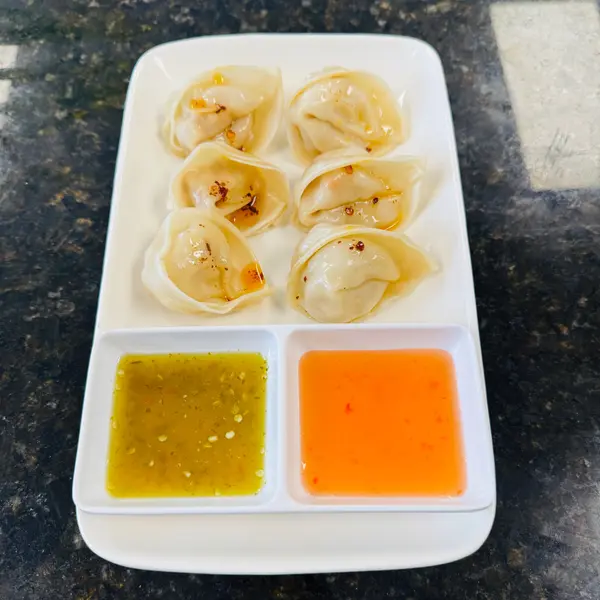halal-urban-thai - A9 - Steamed Dumpling / MOMO (5 Pieces)