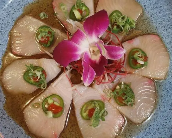 hana-japanese-bistro - Hamachi Carpaccio