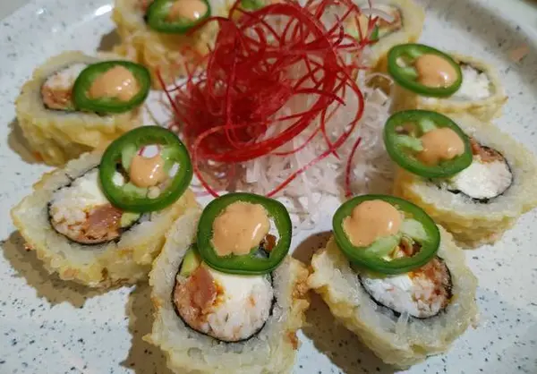 hana-japanese-bistro - Kiss Me Mucho Roll