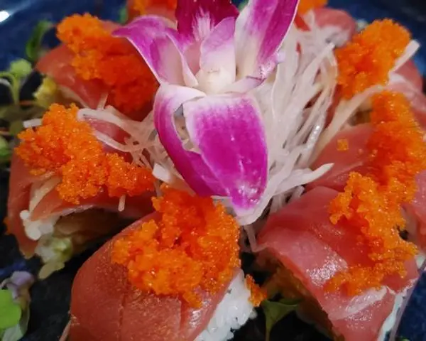 hana-japanese-bistro - Cherry Blossom Roll