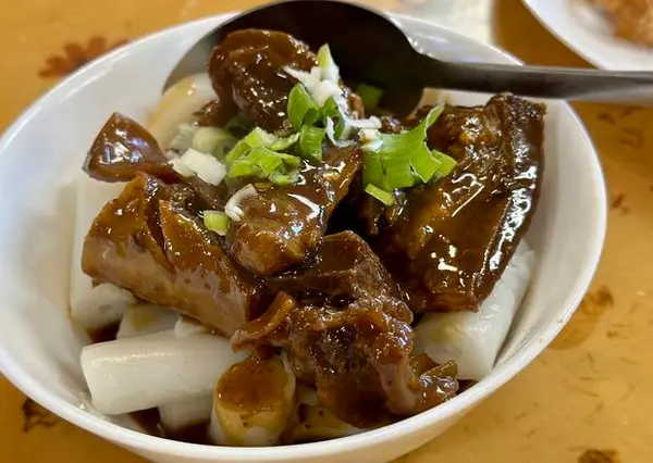 hang-ah-tea-room - Rice Noodle roll with Beef Brisket - 牛腩腸粉