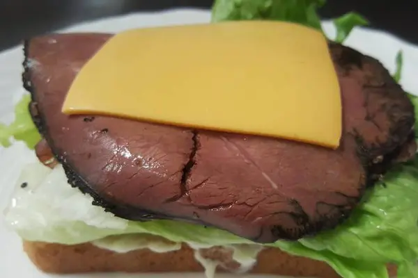 happy-donut - Roast Beef Sandwich