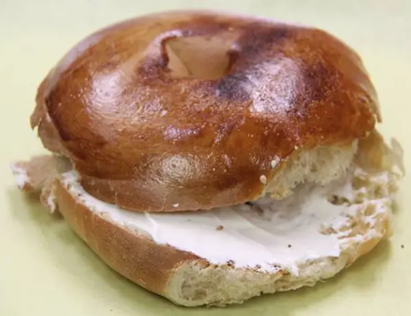 happy-donut - Bagel with Cream Cheese