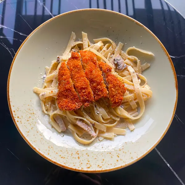 hasari-cafe - CREAMY CHICKEN KATSU ALFREDO
