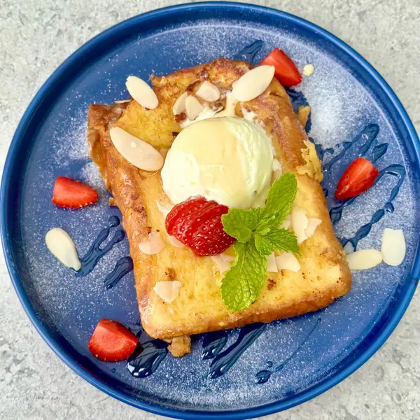 hasari-cafe - SIGNATURE FRENCH TOAST