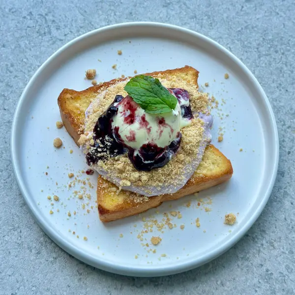 hasari-cafe - BLUBERRY DREAM TOAST