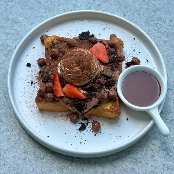 hasari-cafe - MILO LAVA TOAST