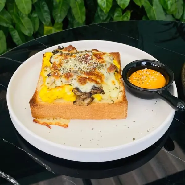 hasari-cafe - CHEEZY MUSH EGG